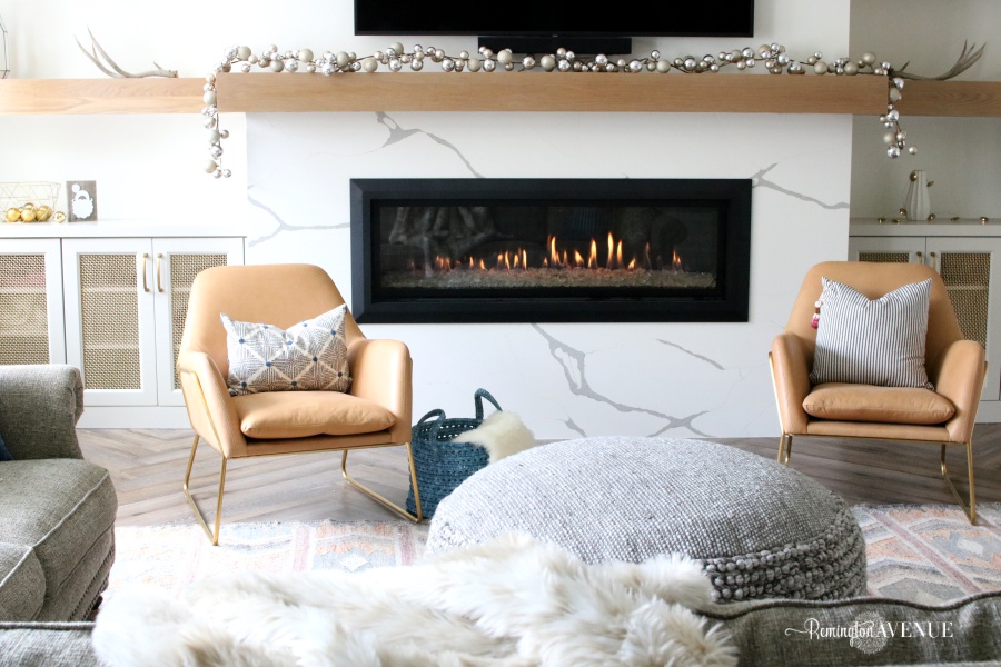 Welcome to my new family friendly modern living room.  Did you know that modern and family friendly could exist in the same room?  Yes indeed they can.  I am so excited to partner with Article for this holiday room reveal.
