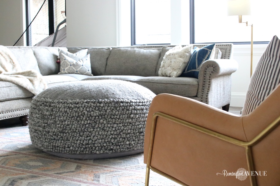 Welcome to my new family friendly modern living room.  Did you know that modern and family friendly could exist in the same room?  Yes indeed they can.  I am so excited to partner with Article for this holiday room reveal.