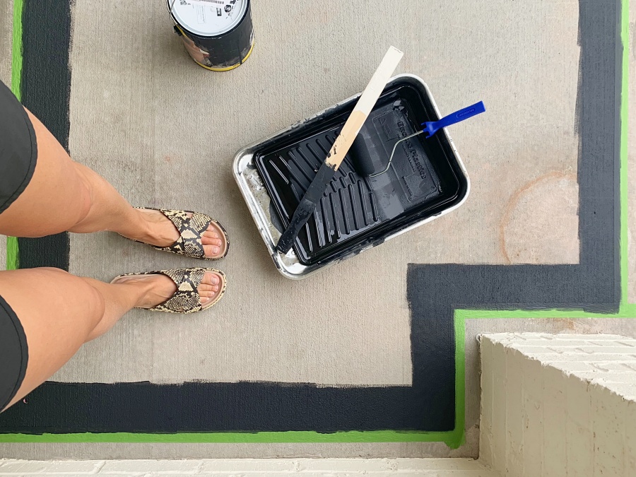 paint a porch or patio rug