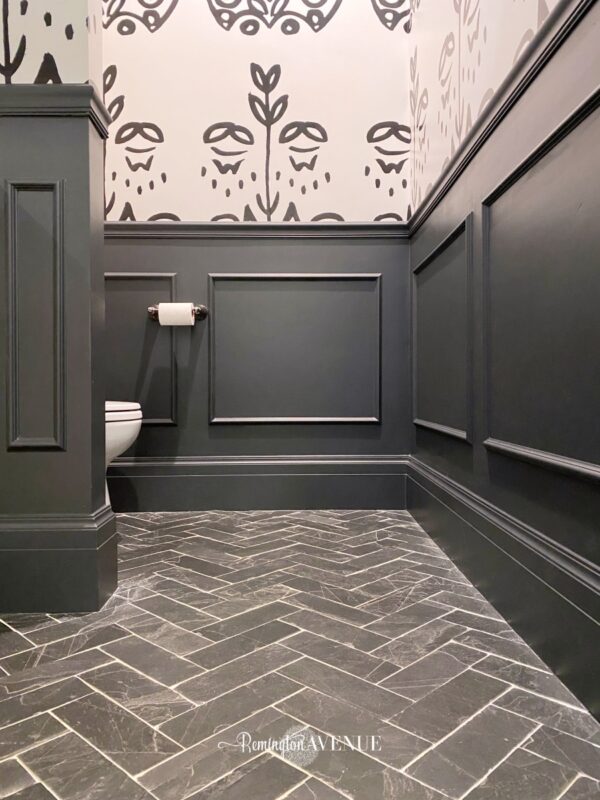 Black And White Wainscoting And  Ed Bathroom 600x800 