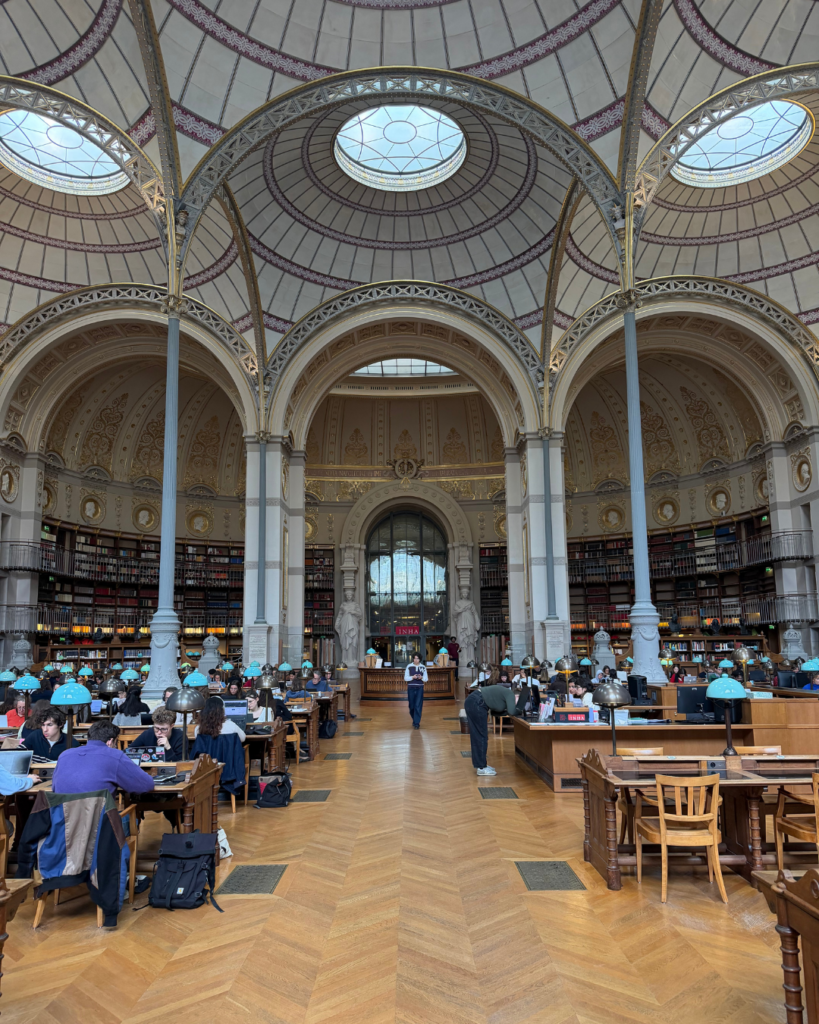 Paris travel guide 